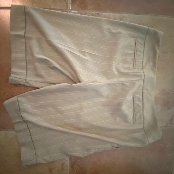 Mossimo Stretch suit-dress/work length tan shorts. - Picture 4 of 16